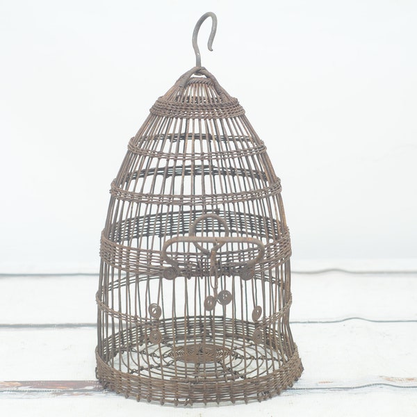 Vintage . Large Beehive Shaped Wire Birdcage Round Bird Cage Fabulous Patina