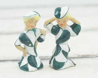 Zeldzame Vintage Glamour Girls in groen en wit hart jurken zout en peper Shakers made in Japan door UCAGCO