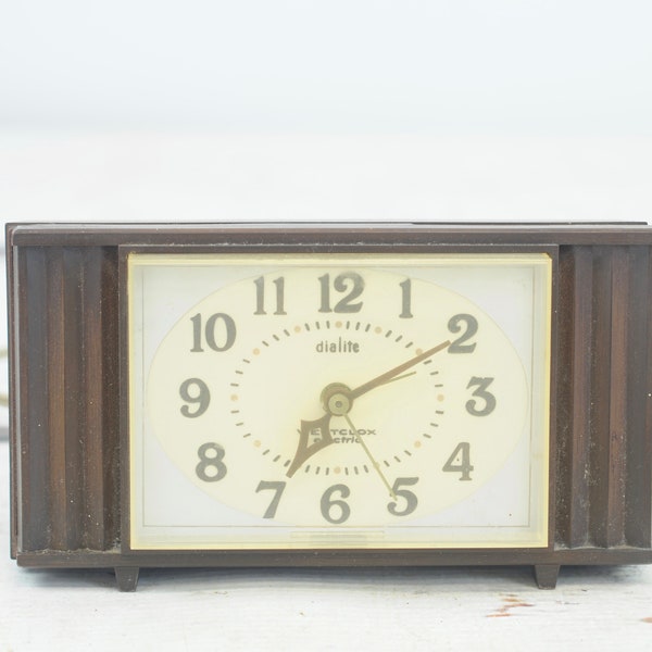 Vintage Clock 1970's Woodbriar Dialite Westclox Alarm Clock