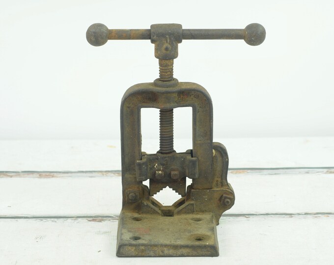 Vintage . Pipe Vise Crane Mfg Co Model 1 Bench Pipe Vise Original Bolts