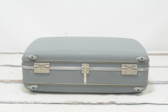 Vintage American Tourister Large Size Suitcase Lu… - image 4