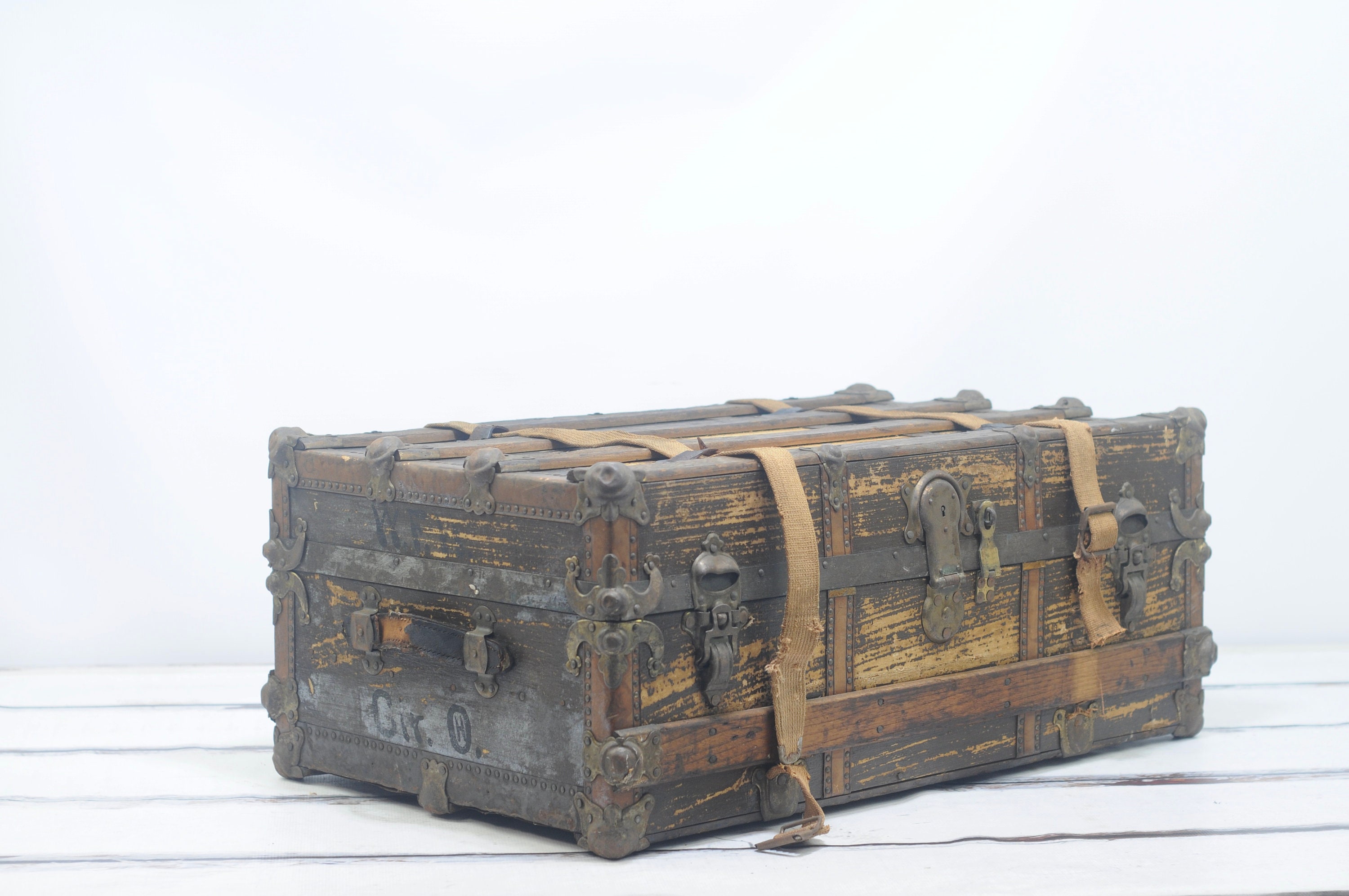 Antique Flat Top Steamer Trunk Eagle Lock Co Foot Locker Steamer