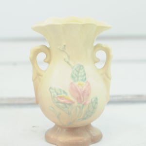 Vintage 1947-48 Hull Art Pottery USA Magnolia Pattern Pottery Vase Matte Yellow #13 5&quot;