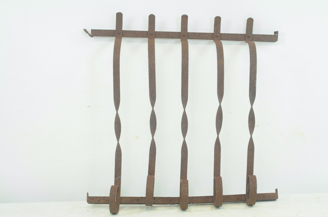 Antique/vintage Garden Wall Decor Wrought Iron Rusty Window Guard Wall