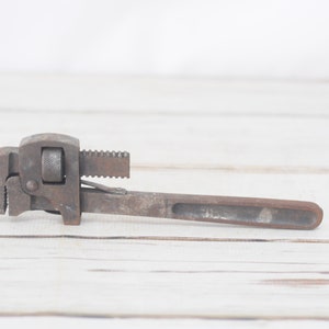 Antique ./ Vintage 12"  Adjustable Pipe  Wrench