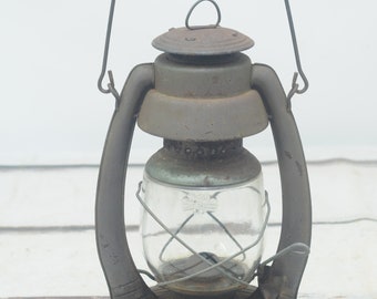 Vintage Embury No. 2 Air Pilot Kerosene Barn Lantern With No. 30