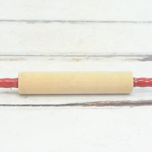 rouleau à pâtisserie en bois en bois vintage avec poignées rouges 16 « Long vintage Outil de cuisson