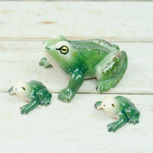 Vintage Set of Three Green and White Frogs Porcelain Decor Frog Decor Frog Family