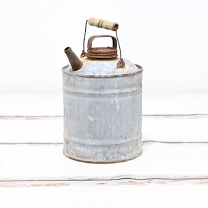 Vintage ./ Antiek Hibbard? 1? Gallon zinkolieblikje brandstofblik Groene rand reliëfbloem bovenaan
