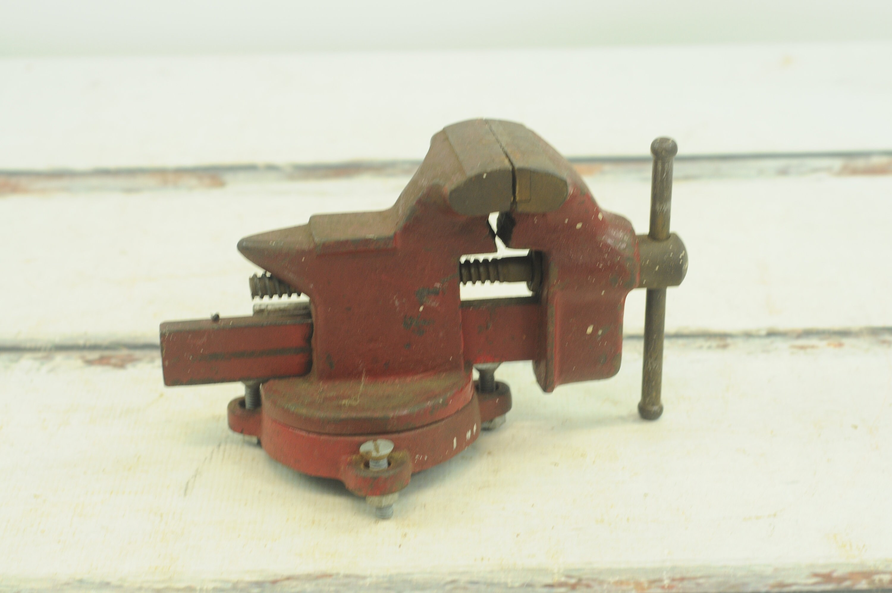 Vintage . Dunlap Swivel Bench Vise 05241 3.25 JAWS Anvil Red