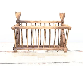 Vintage . Primitive Folk Art Farmhouse Wood Decor Wall Mount Hay Feeder #2
