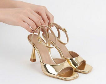 Tacones de novia dorados, zapatos de boda con punta abierta, tacones con tira al tobillo, elegantes sandalias doradas, zapatos para la fiesta nupcial, sandalias de boda de tacón bajo.