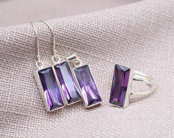 Conjunto de joyas de amatista, plata de ley, pendientes baguette, colgante y anillo con piedra preciosa púrpura.