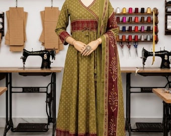 Conjunto Anarkali estampado de algodón para mujer, Kurta, pantalón y dupatta, traje de diseñador para festivales, estilo indio, hecho a mano y listo para usar.