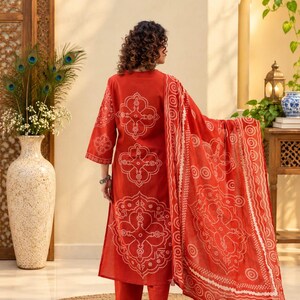 Elegant Indian Bandhej Hand Printed Cotton Kurta Pant Duppta Set, Embroidered Ethnic Wear, Boho Casual Outfit immagine 3