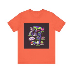 Camiseta con glosario de jerga de TikTok: decodificador del lenguaje de la Generación Z y diseño de pegatina con términos virales.