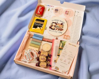 Scatola regalo di cancelleria a tema libri