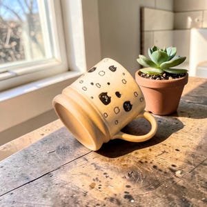 Tazza in ceramica con disegno di gatto, tazza da caffè, regalo per amanti dei gatti, tazza carina e kawaii, tazza da tè minimalista, tazza in ceramica fatta a mano