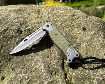 Navaja táctica militar plegable, hoja de caza de acero D2, equipo de supervivencia para actividades al aire libre, grabada a medida.