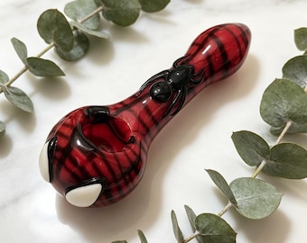 Spider Glass Pipe Handmade Spider Smoking Pipe Artistic Hand Blown Glass Tobacco Pipe Unique Novelty Glass Pipe Smoker Gift