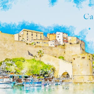 Peut inclure: Peinture à l'aquarelle de Calvi, représentant un port avec des bateaux et des bâtiments sur une colline. L'image a un ciel bleu clair avec des nuages à l'aquarelle. Le texte "Calvi" est dans le coin supérieur droit.