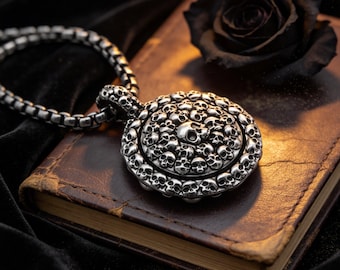 Vintage Rotating Skull Titanium Steel Pendant Necklace / Unisex / Hip-Hop Punk Jewelry Gift