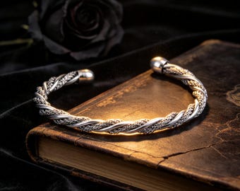 Stylish Vintage Silver Twisted Titanium Steel Open-Ended Bracelet / Unisex / High-End Luxury Jewelry Gift
