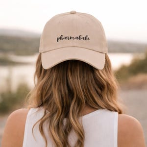 Gorra estilo pharmababe con escritura a mano / gorra de béisbol minimalista / regalos para estudiantes de farmacia