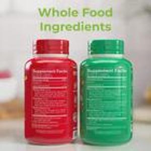 Puede incluir: Se muestran dos botellas de suplementos, una roja y otra verde. La botella roja tiene una tapa roja y una etiqueta blanca con texto negro. La botella verde tiene una tapa verde y una etiqueta blanca con texto negro. El texto "Whole Food Ingredients" est&aacute; en la parte superior.