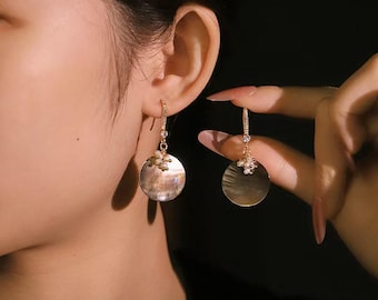 Boho Chic Round Black Shell Disc Earrings with Pearl Accents, Dainty Zircon Dangle Earrings