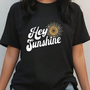 T-shirt graphique à inscription rétro Hey Sunshine
