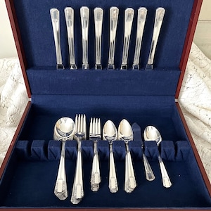 48pc Park Lane Pattern - 1881 Rogers Oneida Flatware Silverplate Service for 8 - Box not included