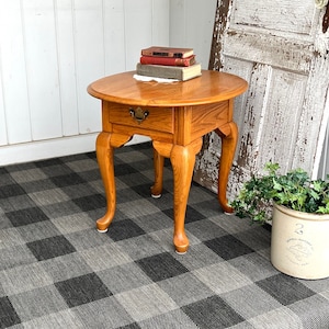 Broyhill attic 2024 heirlooms end table