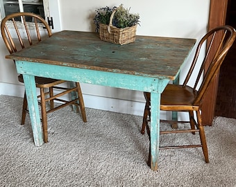 Vintage Chippy Paint Bluish Green Teal Plank Top Farm Table Farmhouse Style Table Primitive Country 43&quot; x 30 1/2&quot; x 27 1/2&quot; Tall