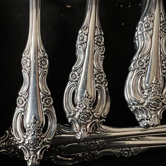 53 Pc. Silver Artistry Pattern Community by Oneida Silver Co