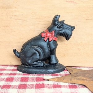 Vintage Cast Iron Scottie Dog Door Stop Black with a Painted Red Bow Metal Country House Cottage Doorstop Bookend Paper Weight Home Decor