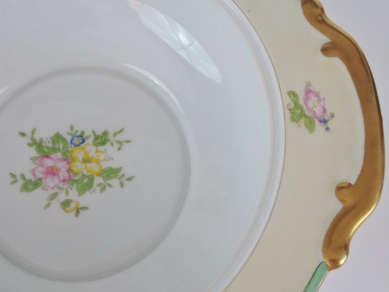 Vintage Round Vegetable Bowl with Lid Do you know the maker or pattern name? Made in Japan...