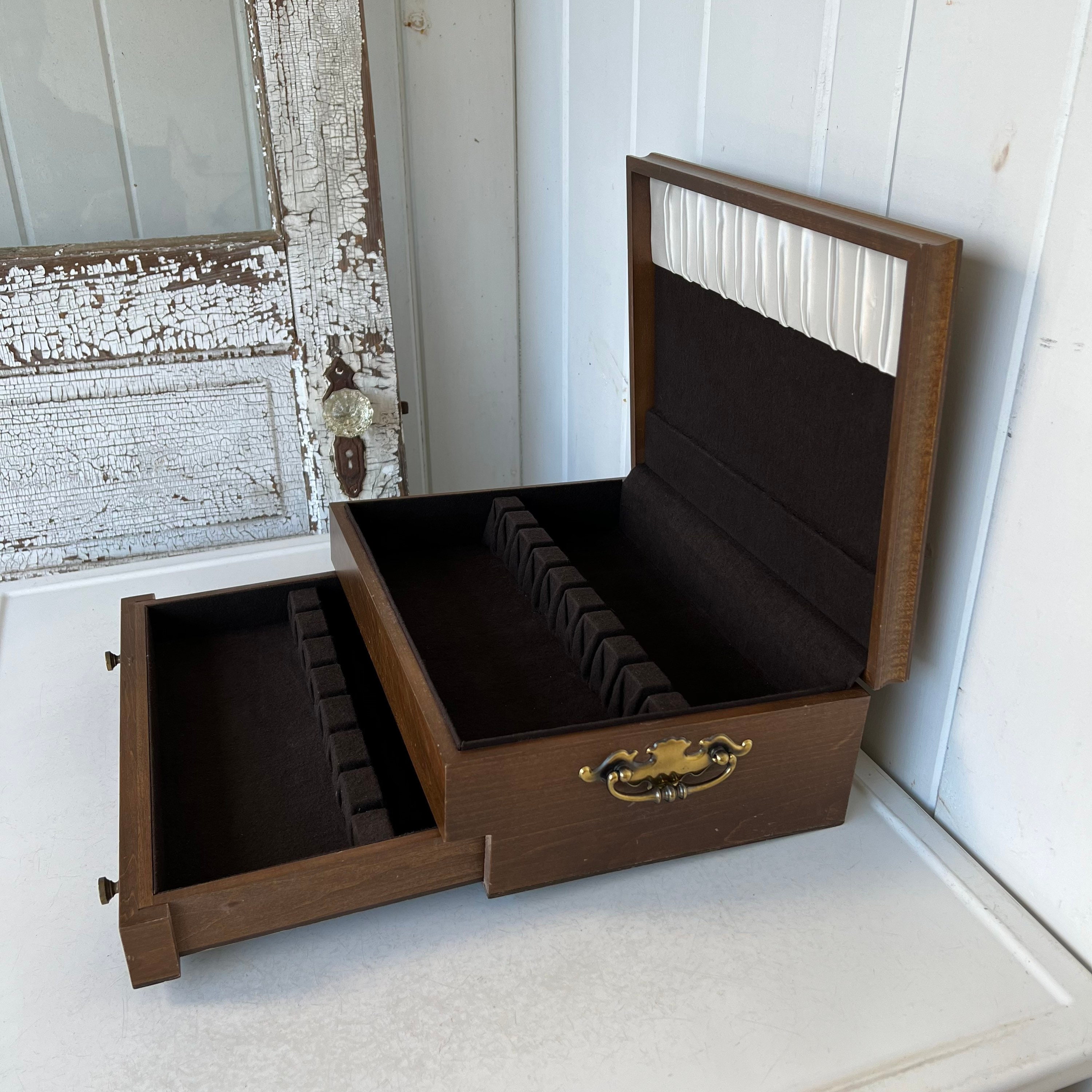 Vintage Elegant Mahogany Finish 2 Drawers Silverware/flatware Storage  Box/chest for 12 Settings 