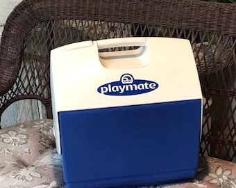 Igloo Playmate Elite Hard Sided Cooler 16 Qt Blu e Bianco - 16" x 11 1/2" x 16 1/2 pollici di altezza fino alla parte superiore della maniglia