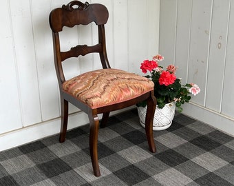 Carved Back Chair Rounded Seat Beautiful Accent Chair / Boudoir Bedroom Vanity or Dining Chair