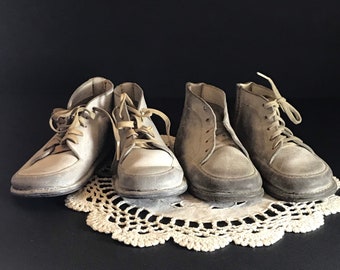 2 Pair of Vintage Baby Shoes Jumping Jacks by Vaisey, White Leather, one has missing shoelace