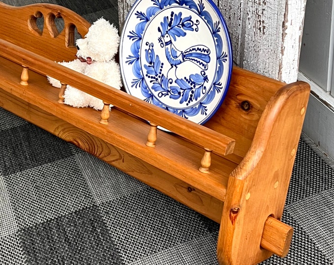 Pine Quilt Hanger Display Wall Shelf With Plate Rack 43 Long Etsy