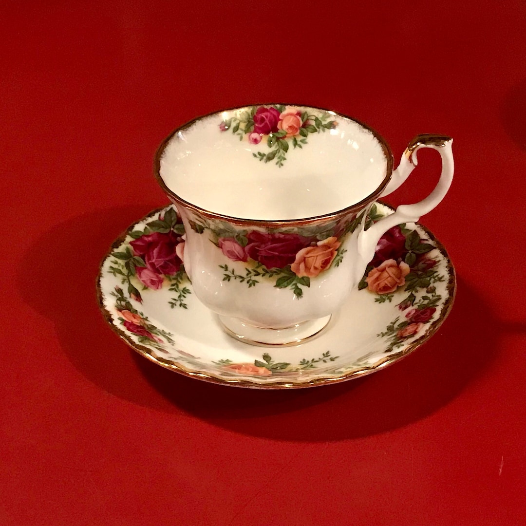 Old country roses royal top albert bone china 1962