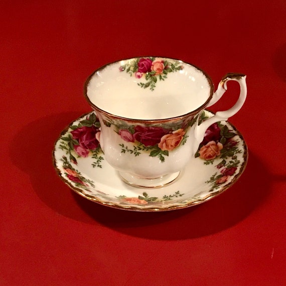 Royal Albert - Old Country Roses - Teacup & Saucer