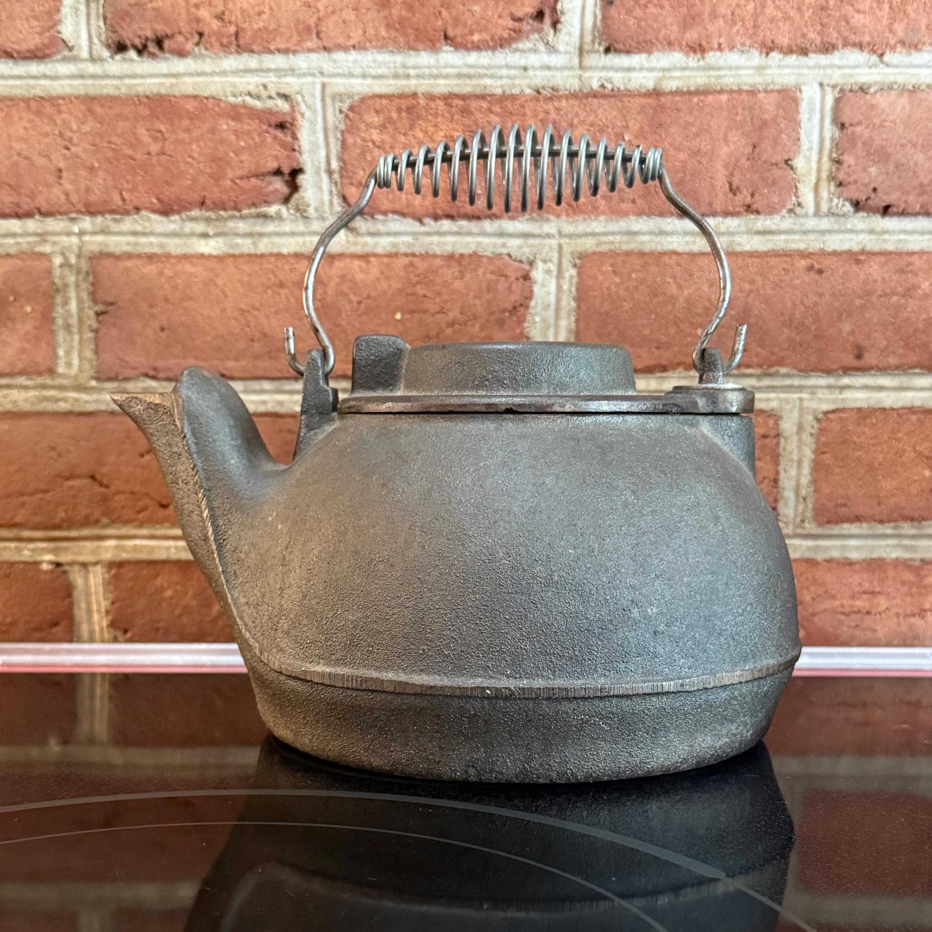 wagner's 1891 ワグナーズ 鋳鉄製ケトル Vintage Wagner Ware 1891 Original Cast Iron Cookware Teapot Kettle