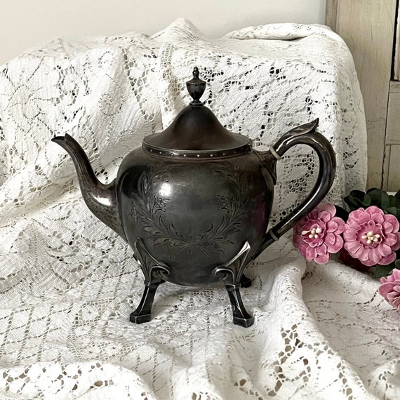 Antique Meriden B Company Quadruple Plate Silver Teapot Meriden