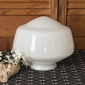 Ventilador de repuesto con pantalla de vidrio lechoso blanco estilo escuela vintage de 4" x 8 1/4" de ancho x 7" de alto, con ajuste liso