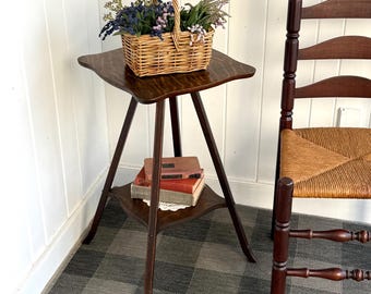 Tiger Oak Accent Table - Square Top with Scalloped Edges - Plant Stand Night Table 16 x 16 x - 27 1/2 High