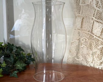 Portavelas de cristal transparente tipo huracán de 29 cm de alto con defectos, pantalla para velas, centro de mesa decorativo. NO ES PERFECTO, tiene marcas de rozadura.