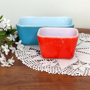 2 Pyrex Refrigerator Dishes, No. 502-B and 501-B, Vintage Pyrex 1950s Red and Blue Refrigerator Dish NO LIDS and Scratches